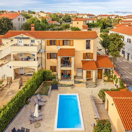 Krasa Sea View Apartmants With Pool Apartmán *