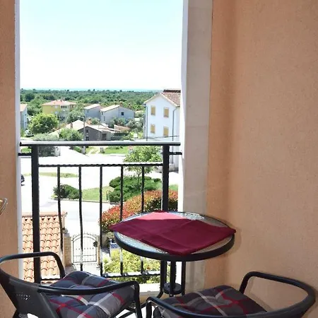 Apartment Krasa Sea View Apartmants With Pool Liznjan