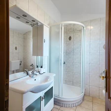 Apartamento Krasa Sea View Apartmants With Pool Ližnjan