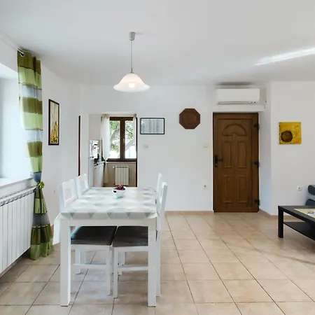 Apartamento Krasa Sea View Apartmants With Pool Ližnjan