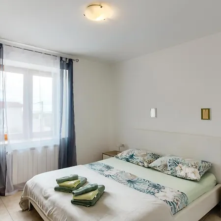 Krasa Sea View Apartmants With Pool *
