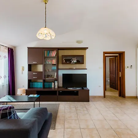 Krasa Sea View Apartmants With Pool