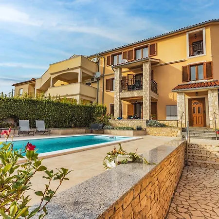 Krasa Sea View Apartmants With Pool Ližnjan